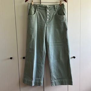 Gap wide-leg crop, high rise green denim pant. Size 6